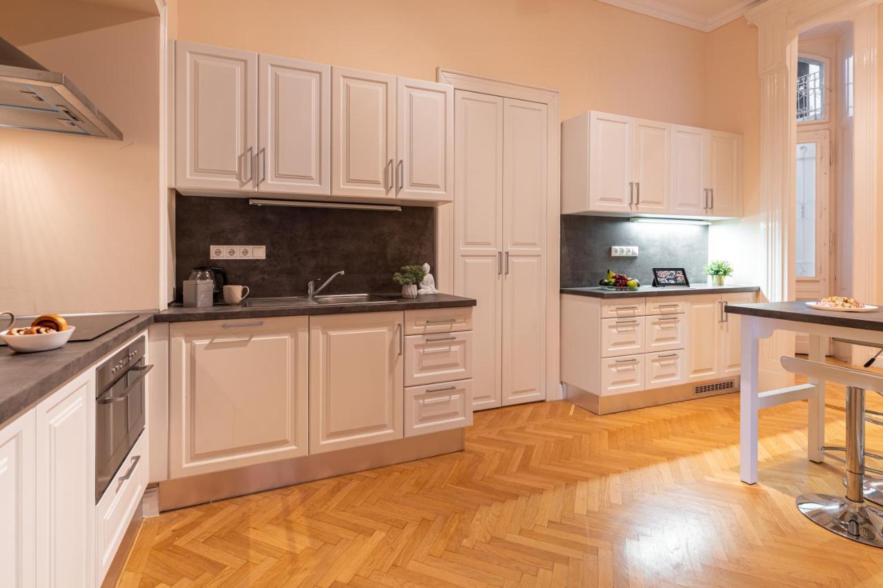 Matilda Luxury Suite Apartment Boedapest Buitenkant foto