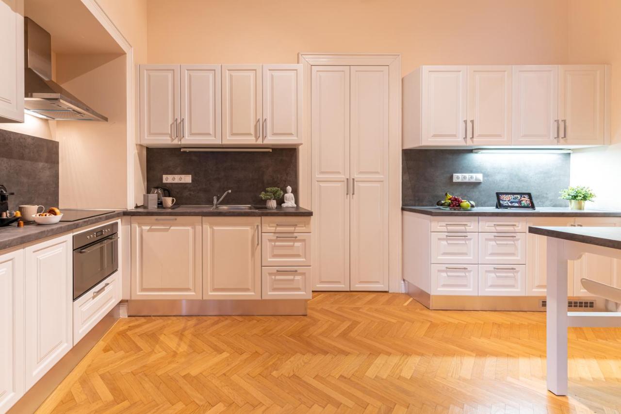 Matilda Luxury Suite Apartment Boedapest Buitenkant foto