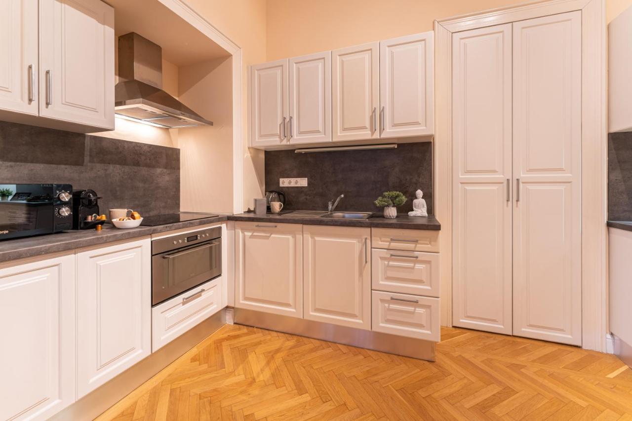 Matilda Luxury Suite Apartment Boedapest Buitenkant foto